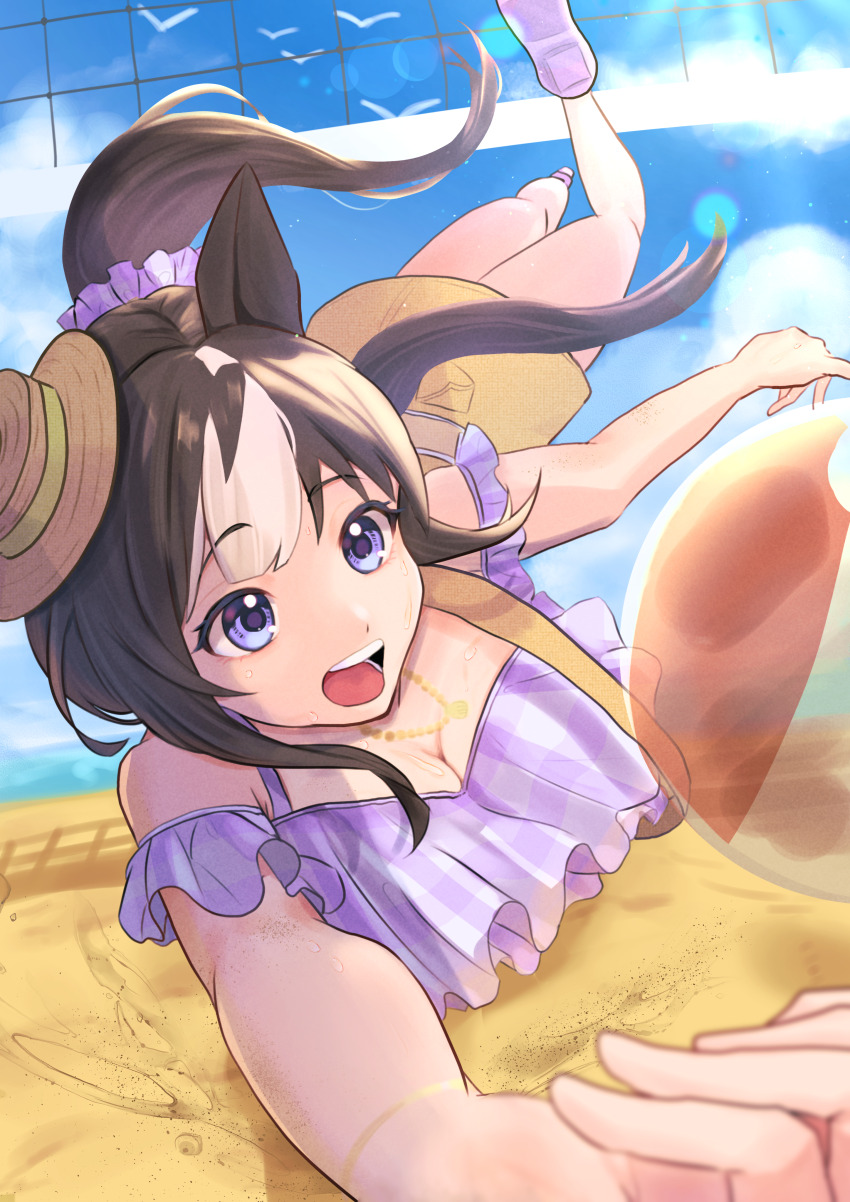 1girl absurdres animal_ears bare_shoulders beach beach_volleyball bikini blue_sky bracelet breasts brown_hair cleavage commentary_request day hat highres hokko_tarumae_(umamusume) horse_ears horse_girl horse_tail jewelry large_breasts long_hair multicolored_hair necklace net official_alternate_costume official_alternate_hairstyle open_mouth outdoors plaid_bikini plaid_clothes ponytail purple_bikini purple_eyes purple_scrunchie sand scrunchie shoe_soles sky solo straw_hat streaked_hair swimsuit tail teeth umamusume upper_teeth_only volleyball white_hair y3_(user_heyx5852)