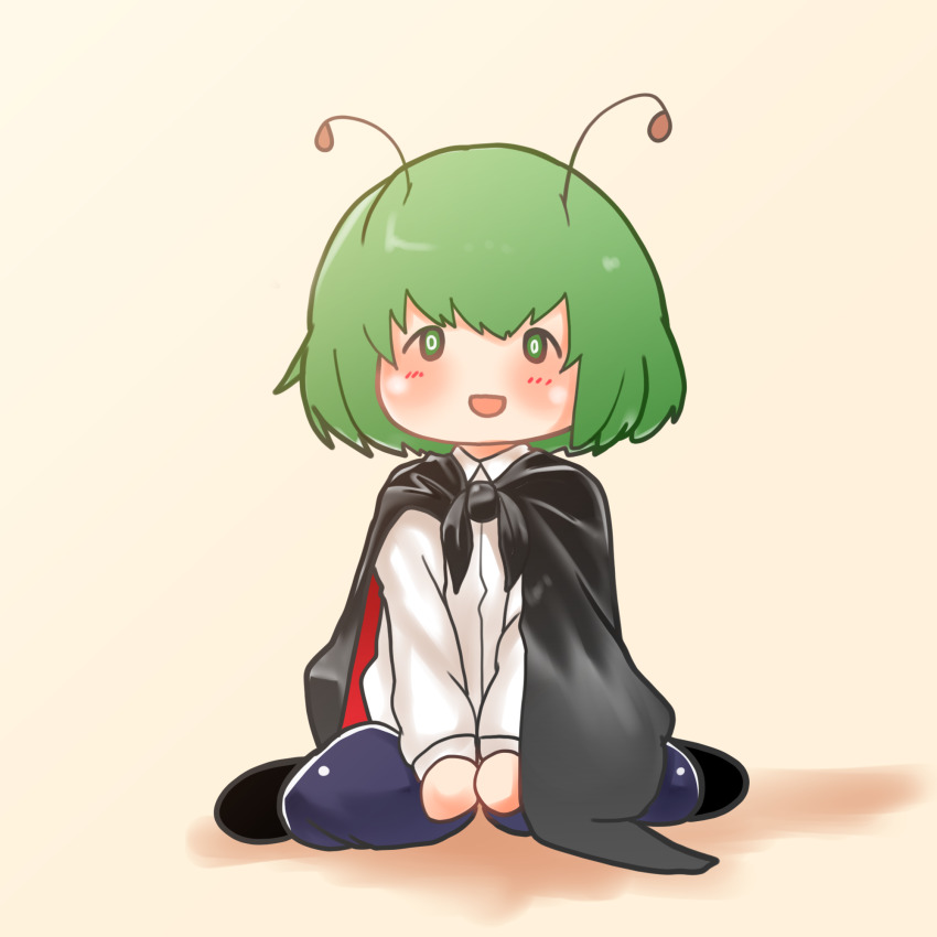 1girl :d antennae black_cape black_shoes blue_shorts blush brown_background cape collared_shirt commentary_request full_body green_eyes green_hair highres long_sleeves looking_at_viewer open_mouth red_cape shirt shoes short_hair shorts sitting smile solo touhou two-sided_cape two-sided_fabric unimamo wariza white_shirt wriggle_nightbug