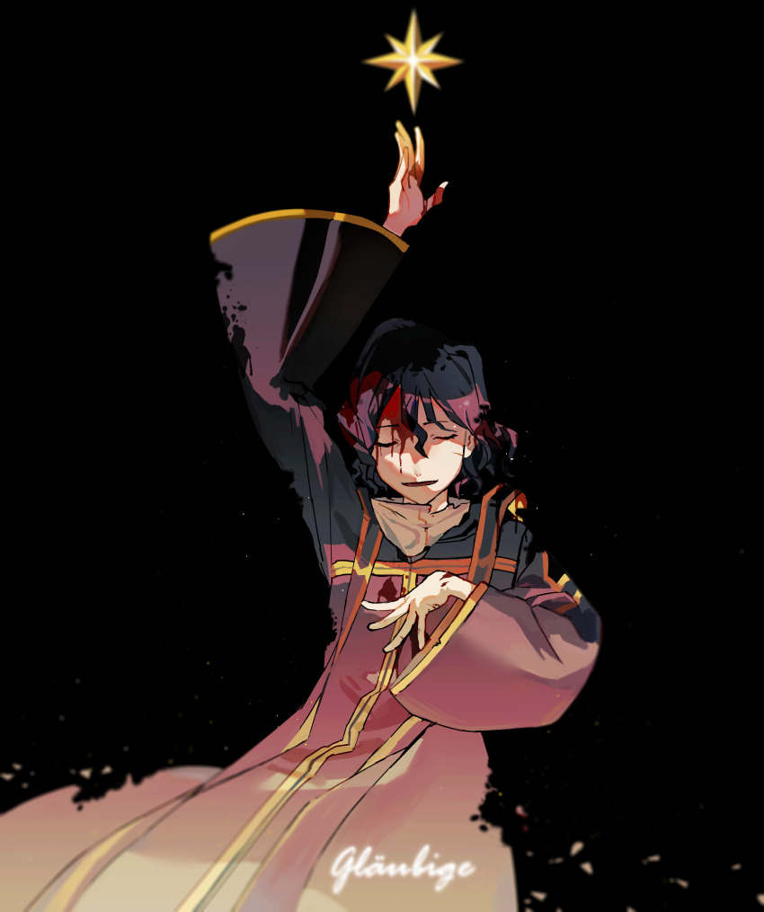 1boy absurdres arm_up black_background black_coat black_hair blood blood_from_forehead blood_in_hair blood_on_face chuanhua coat commentary_request feet_out_of_frame german_commentary german_text gold_trim grey_shirt hair_between_eyes highres long_sleeves male_focus open_mouth saibou_shinkyoku shirt short_hair simple_background smile solo stole translation_request utsugi_noriyuki wide_sleeves