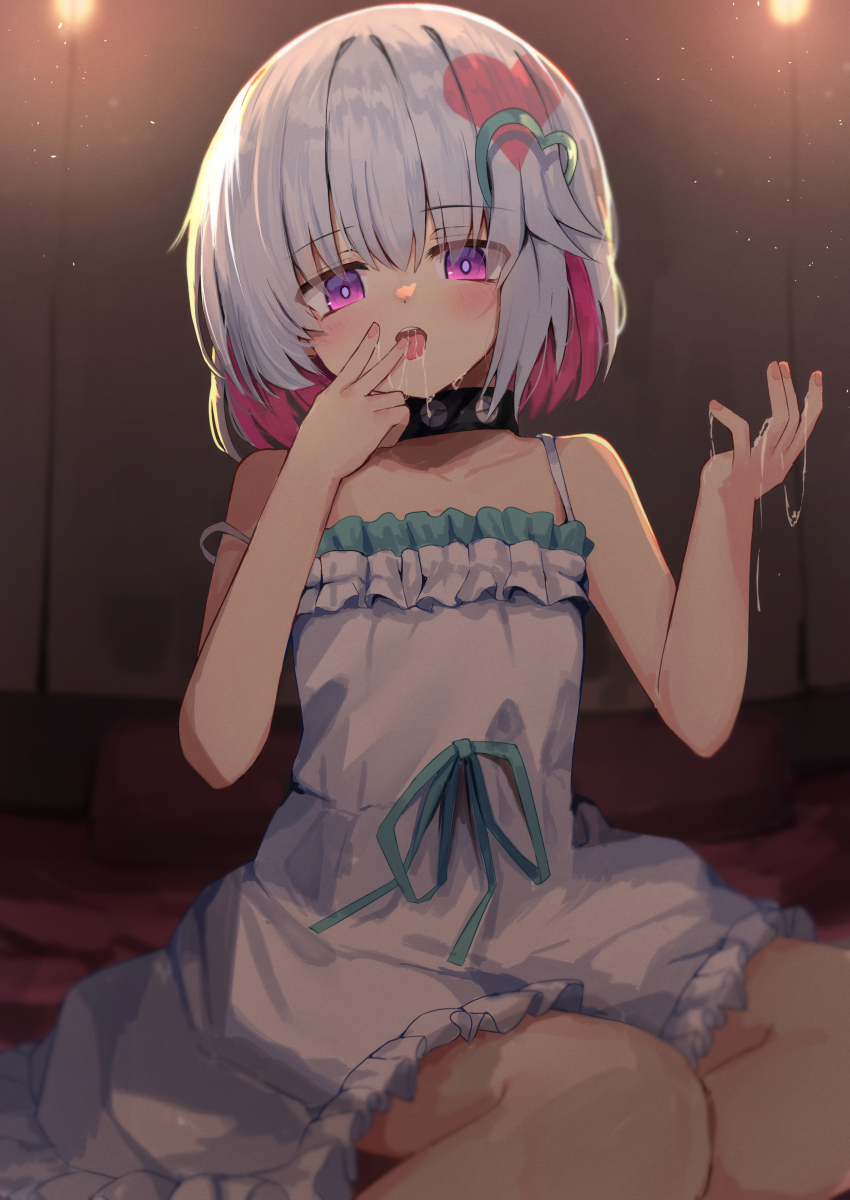 1girl \||/ absurdres backlighting bare_arms black_choker blush bright_pupils choker collarbone colored_inner_hair commentary dohna_dohna_issho_ni_warui_koto_o_shiyou dress dress_ribbon eyes_visible_through_hair feet_out_of_frame finger_to_mouth fingernails flat_chest frilled_dress frills green_ribbon grey_hair hair_between_eyes hair_ornament hands_up heart heart-shaped_hair heart_hair_ornament highres indoors light_particles looking_at_viewer multicolored_hair nodoameyatou on_bed open_mouth petite pink_hair porno_(dohna_dohna) purple_eyes ribbon saliva saliva_on_hand saliva_trail short_hair sitting sleeveless sleeveless_dress solo spaghetti_strap straight_hair strap_slip sundress teeth tongue tongue_out upper_teeth_only v white_dress yokozuwari