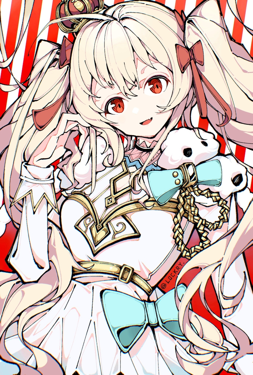 1girl ahoge artist_name azur_lane blonde_hair blue_bow bow cape cowboy_shot crown dress fang fur-trimmed_cape fur_trim highres huge_ahoge lockry long_hair long_sleeves looking_at_viewer mini_crown open_mouth red_background red_eyes simple_background skin_fang solo twintails valiant_(azur_lane) very_long_hair white_dress