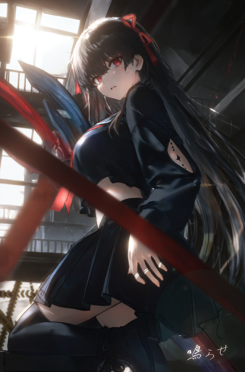 1girl absurdres arm_cutout black_hair black_serafuku black_shirt black_skirt blurry blurry_foreground breasts chisa_(wuthering_waves) clothing_cutout commentary crop_top english_commentary hair_ribbon highres indoors large_breasts long_hair long_sleeves looking_back narase_(ffrv5573) red_eyes red_ribbon ribbon school_uniform serafuku shirt skirt solo tacet_mark_(wuthering_waves) thighs very_long_hair wuthering_waves