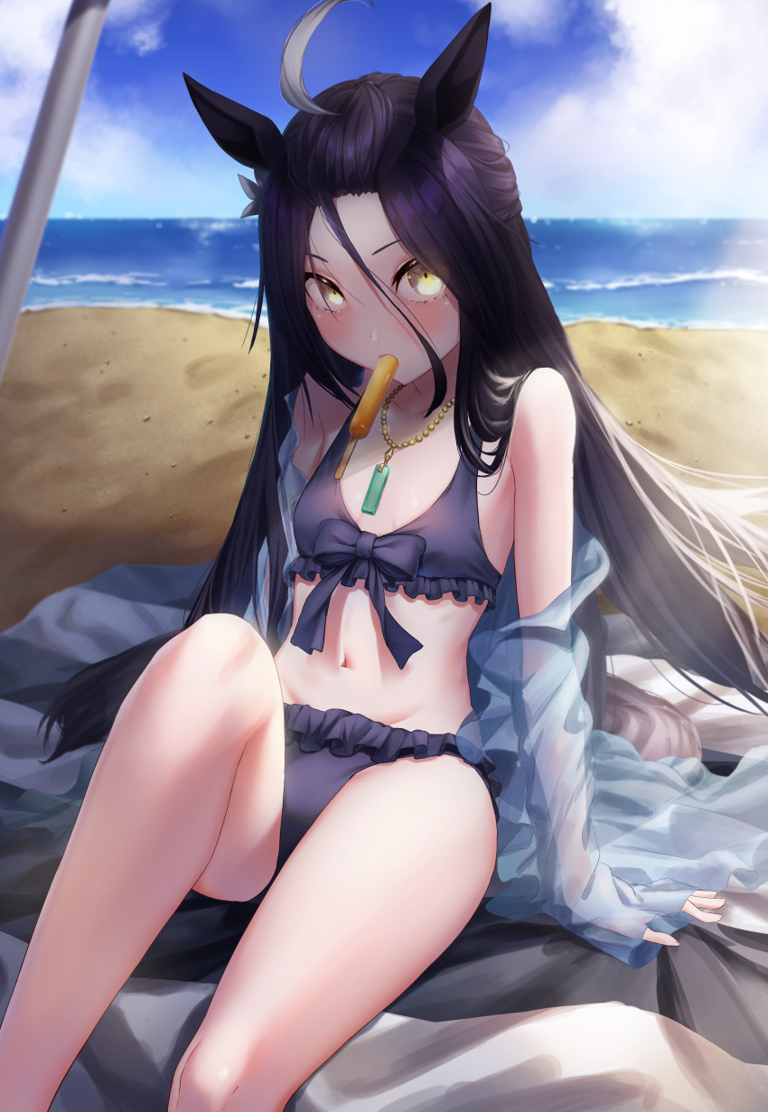 1girl absurdres ahoge animal_ears ball barefoot beach_towel beach_umbrella beachball bikini black_bikini black_bow black_hair blush bow breasts cleavage commentary_request ear_ornament food food_in_mouth hair_between_eyes highres holding horse_ears horse_girl horse_tail jewelry knees_up manhattan_cafe_(the_bubbles_that_i_see_with_you)_(umamusume) manhattan_cafe_(umamusume) midriff multicolored_hair navel necklace ocean official_alternate_costume official_alternate_hairstyle outdoors popsicle popsicle_in_mouth reo-illust4696 sand smile solo streaked_hair swimsuit tail towel umamusume umbrella under_umbrella water white_hair yellow_eyes