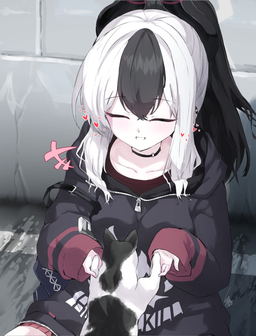 1girl 1other absurdres black_hair black_hoodie blue_archive cat demon_horns grin highres hood hoodie horns kayoko_(blue_archive) multicolored_hair ponytail sitting smile sunnysideup two-tone_hair white_hair