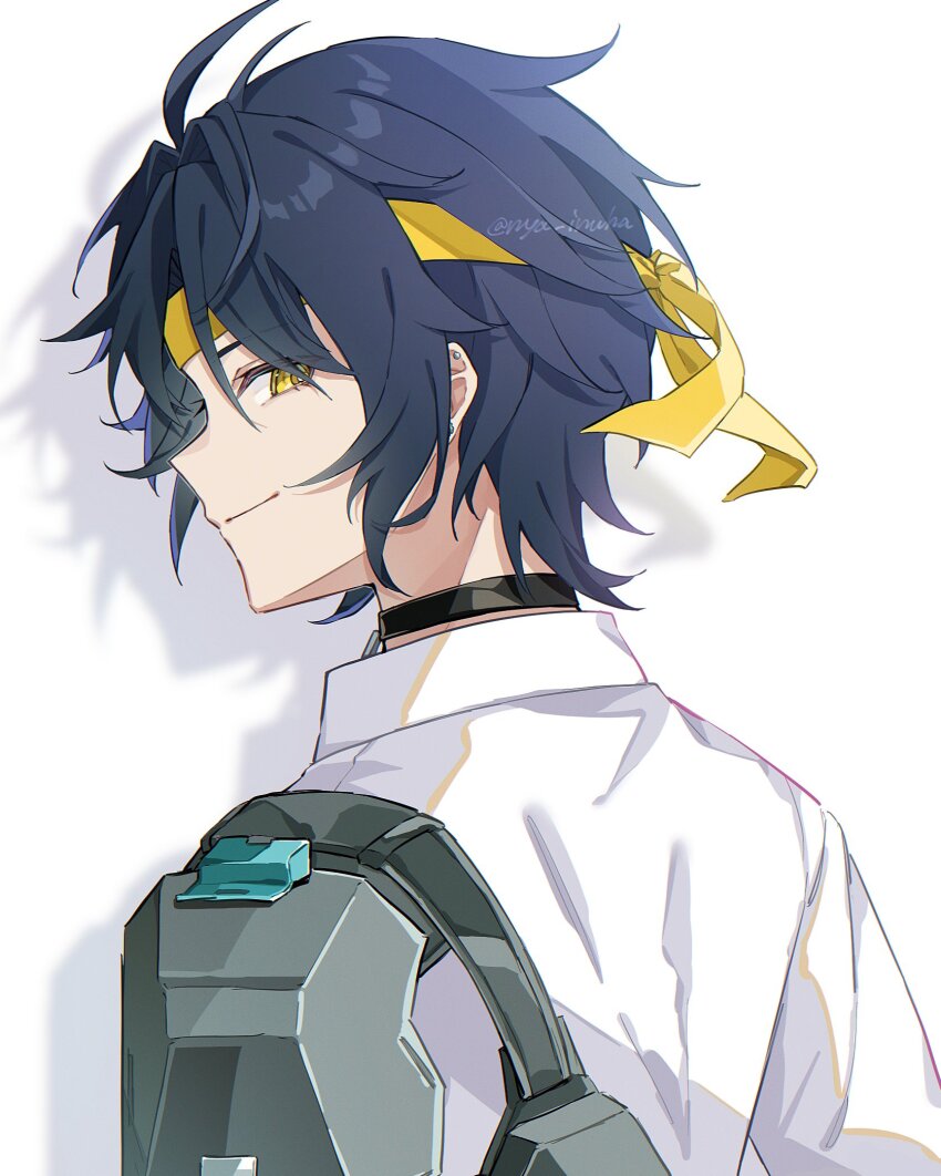 1boy armor asaba_harumasa black_choker black_hair choker headband highres looking_at_viewer male_focus nya_inuha shirt shoulder_armor smile upper_body white_shirt yellow_eyes yellow_headband zenless_zone_zero