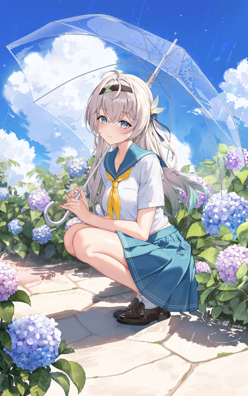 1girl absurdres alternate_costume aqua_sailor_collar aqua_skirt black_hairband black_shoes blue_sky blush closed_mouth cloud cloudy_sky commentary_request day firefly_(honkai:_star_rail) flower grey_hair hairband highres holding holding_umbrella honkai:_star_rail honkai_(series) loafers long_hair looking_at_viewer midriff_peek neckerchief pleated_skirt purple_eyes purple_flower sailor_collar shirt shoes short_sleeves skirt sky smile socks solo squatting transparent transparent_umbrella umbrella white_shirt white_socks yellow_neckerchief yuuichi_yuiko