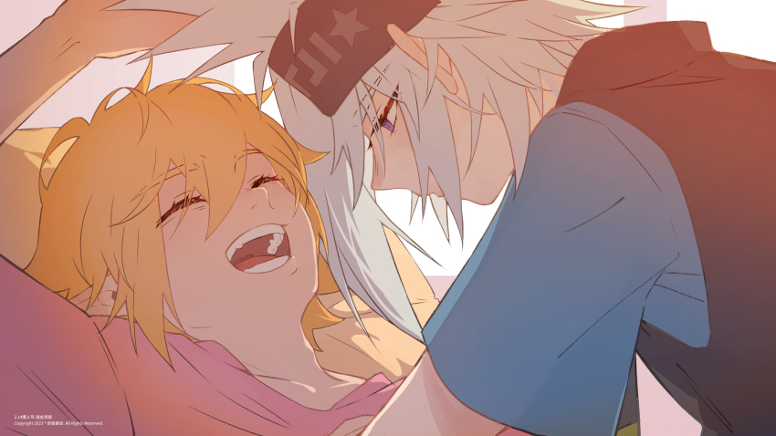 2boys :d alternate_costume aotu_world arm_up artist_name black_headband black_vest blonde_hair blue_shirt chinese_commentary closed_eyes from_side grey_(aotu_world) hair_between_eyes headband highres king_(aotu_world) long_hair looking_at_another lying male_focus multiple_boys on_back on_bed open_mouth pijitaidi pillow pink_shirt pointy_ears profile purple_eyes shirt short_hair short_sleeves simple_background smile teeth twitter_username upper_body vest white_background white_hair yaoi