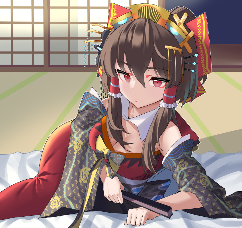 1girl absurdres alternate_costume breasts brown_hair chinese_commentary cleavage collar commentary_request cookie_(touhou) detached_collar detached_sleeves expressionless eyeliner feet_out_of_frame frilled_hair_tubes frills grey_sleeves hair_ornament hair_stick hair_tubes hakurei_reimu headpiece highres indoors japanese_clothes kimono large_breasts looking_at_viewer makeup nekokatana_catana open_mouth pink_eyeliner print_folding_fan red_eyes red_kimono reu_(cookie) short_hair_with_long_locks shouji sliding_doors solo tatami touhou white_collar