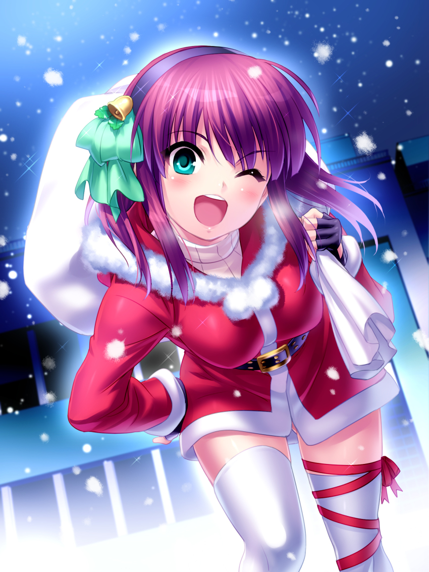1girl alternate_costume angel_beats! black_gloves bow commentary cowboy_shot dress fingerless_gloves fur-trimmed_dress fur_trim gloves green_eyes hair_bow hairband hand_on_own_hip highres leaning_forward long_hair looking_at_viewer one_eye_closed red_dress red_ribbon ribbon sack second-party_source short_hair smile snow solo standing thighhighs white_thighhighs nakamura_yuri zen