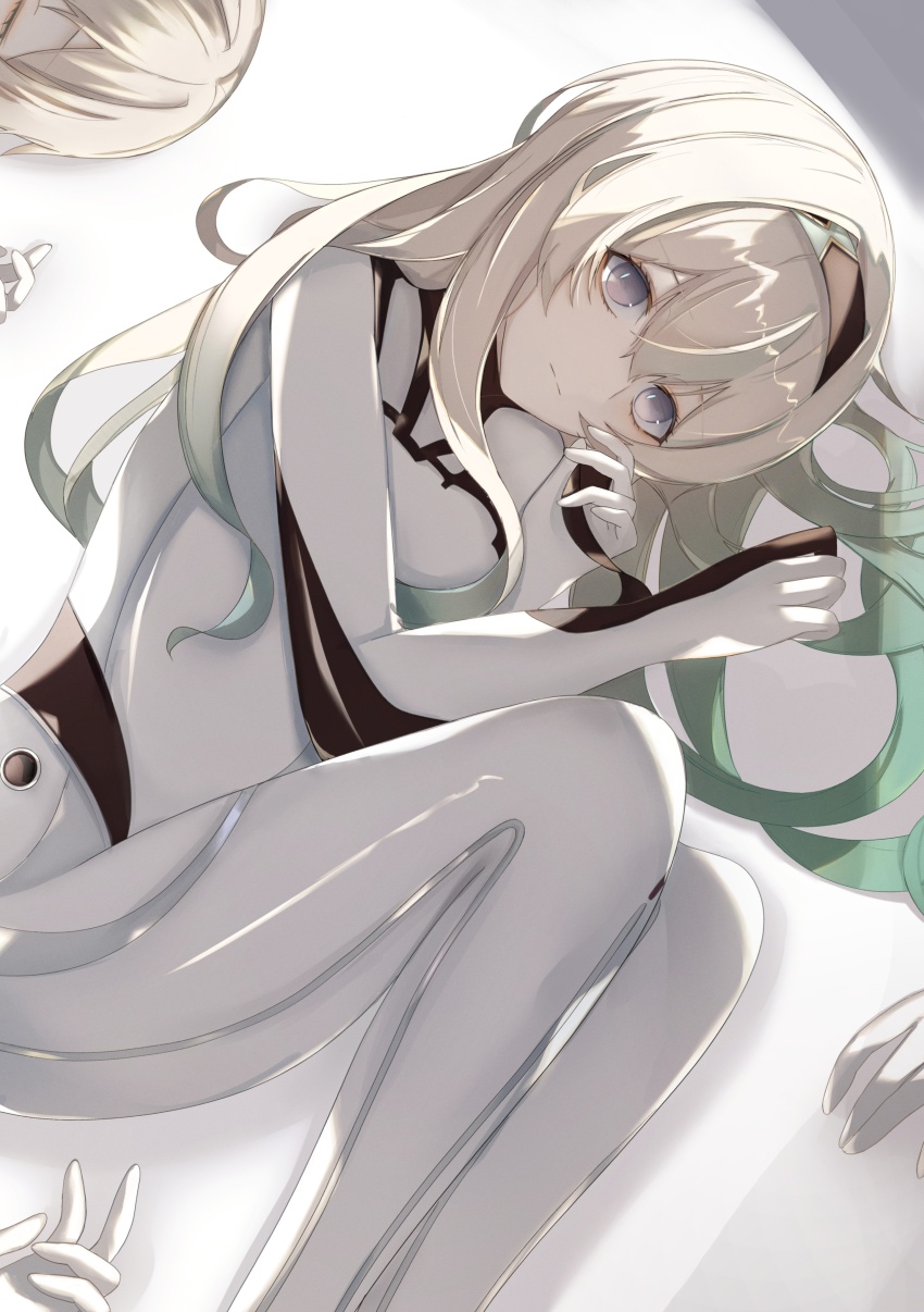 1girl 3others :| absurdres black_hairband bodysuit closed_mouth firefly_(ar-26710)_(honkai:_star_rail) firefly_(honkai:_star_rail) formal_clothes gradient_hair green_pupils grey_hair hair_between_eyes hair_intakes hairband hand_in_own_hair highres honkai:_star_rail honkai_(series) long_hair mecha_pilot_suit multicolored_eyes multicolored_hair multiple_others official_alternate_costume ruriyuri suit two-tone_eyes white_bodysuit white_suit