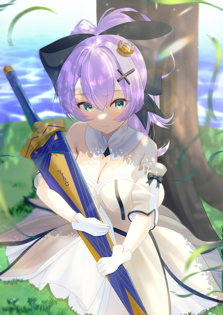 1girl absurdres alternate_costume artoria_pendragon_(fate) azur_lane black_bow blue_eyes blurry blurry_background bow breasts cleavage closed_mouth collar commentary_request cosplay cross_hair_ornament crown day detached_collar detached_sleeves dress fate/grand_order fate_(series) gloves grass hair_bow hair_ornament high_ponytail highres holding holding_sword holding_weapon javelin_(azur_lane) lens_flare medium_breasts medium_hair mini_crown outdoors ponytail purple_hair saber_lily saber_lily_(cosplay) sitting smile solo sword tako-san_wiener_(takosanuma) tilted_headwear tree water weapon weapon_request white_collar white_dress white_gloves wide_ponytail