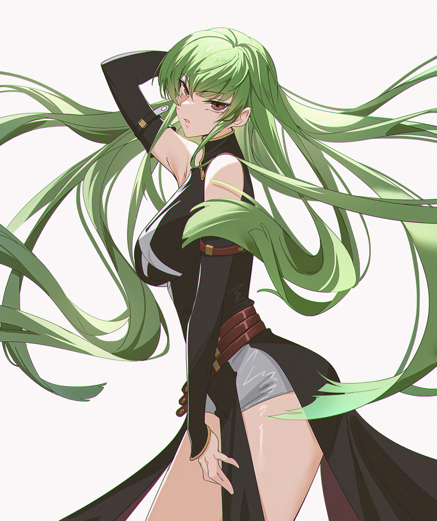 1girl alternate_breast_size arm_strap arm_up bare_shoulders belt breasts c.c. coattails code_geass debu_xiao_huajiang detached_sleeves floating_hair from_side green_hair grey_shorts highres large_breasts long_hair looking_at_viewer parted_lips short_shorts shorts sideways_glance simple_background solo thighs v-shaped_eyebrows very_long_hair white_background yellow_eyes