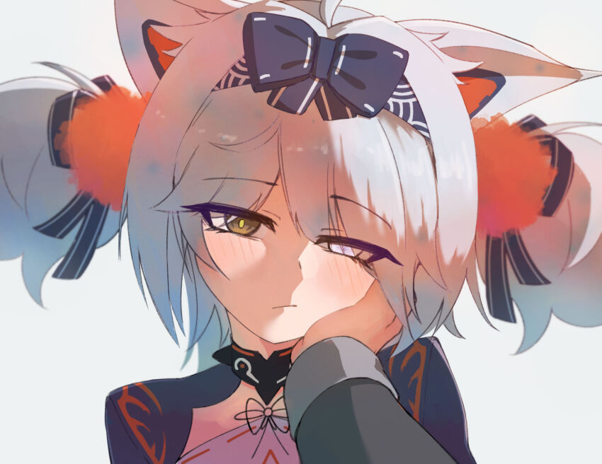 1girl 1other ahoge animal_ears black_hairband bow brneptune commandant_(pgr) grey_hair hair_bow hair_intakes hair_ornament hairband heterochromia highres no._21:_feral_scent_(pgr) no._21:_feral_scent_(revival_remedy)_(pgr) no._21_(pgr) pom_pom_(clothes) pom_pom_hair_ornament punishing:_gray_raven red_pom_poms sidelocks twintails wolf_ears