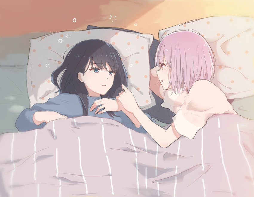 2girls arm_support black_hair blanket blue_eyes commentary gridman_universe highres light_purple_hair long_hair long_sleeves lying lyy morning multiple_girls on_back pillow polka_dot_pillow reaching red_eyes shinjou_akane shirt short_hair sleepy ssss.gridman t-shirt takarada_rikka under_covers upper_body waking_up
