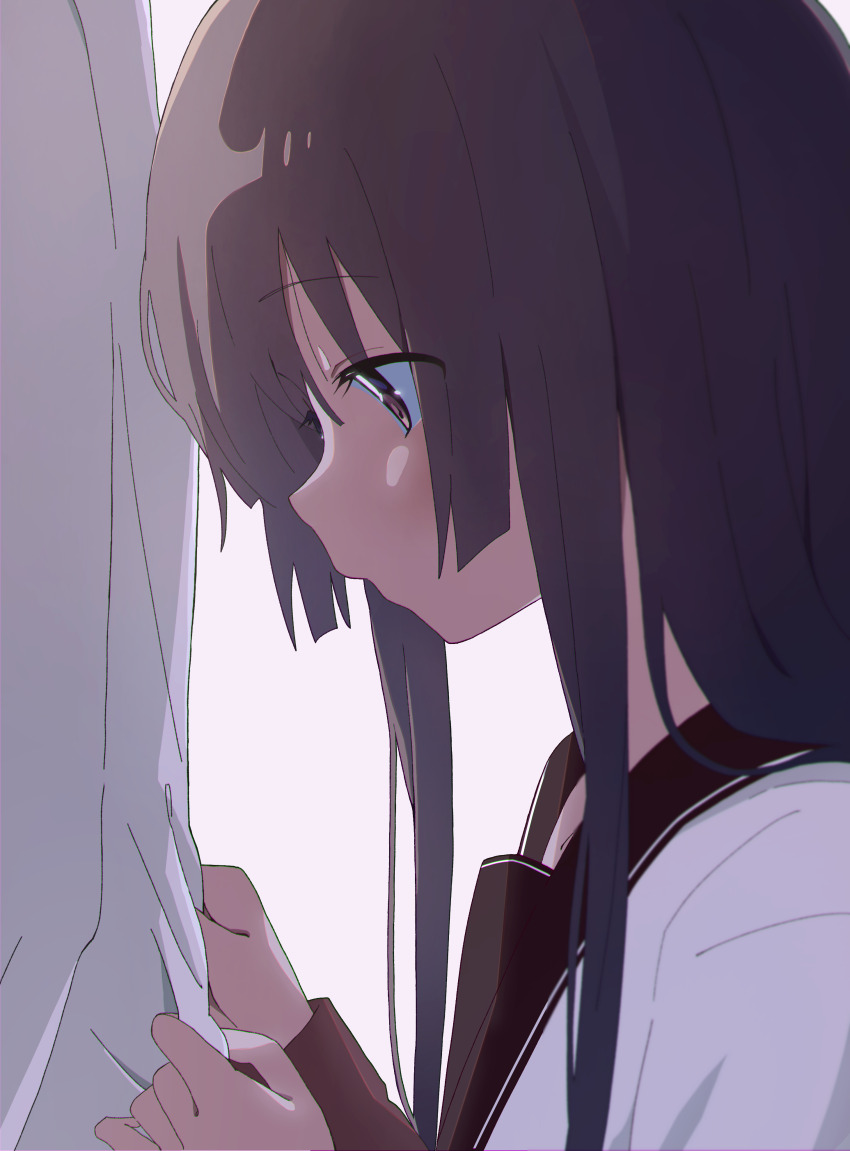 1girl 1other absurdres black_hair black_sailor_collar blush clothes_grab commentary_request from_side highres long_hair long_sleeves matsumoto_rise mesushio nanamori_school_uniform red_eyes sailor_collar school_uniform shirt_grab sideways_mouth solo_focus upper_body yuru_yuri
