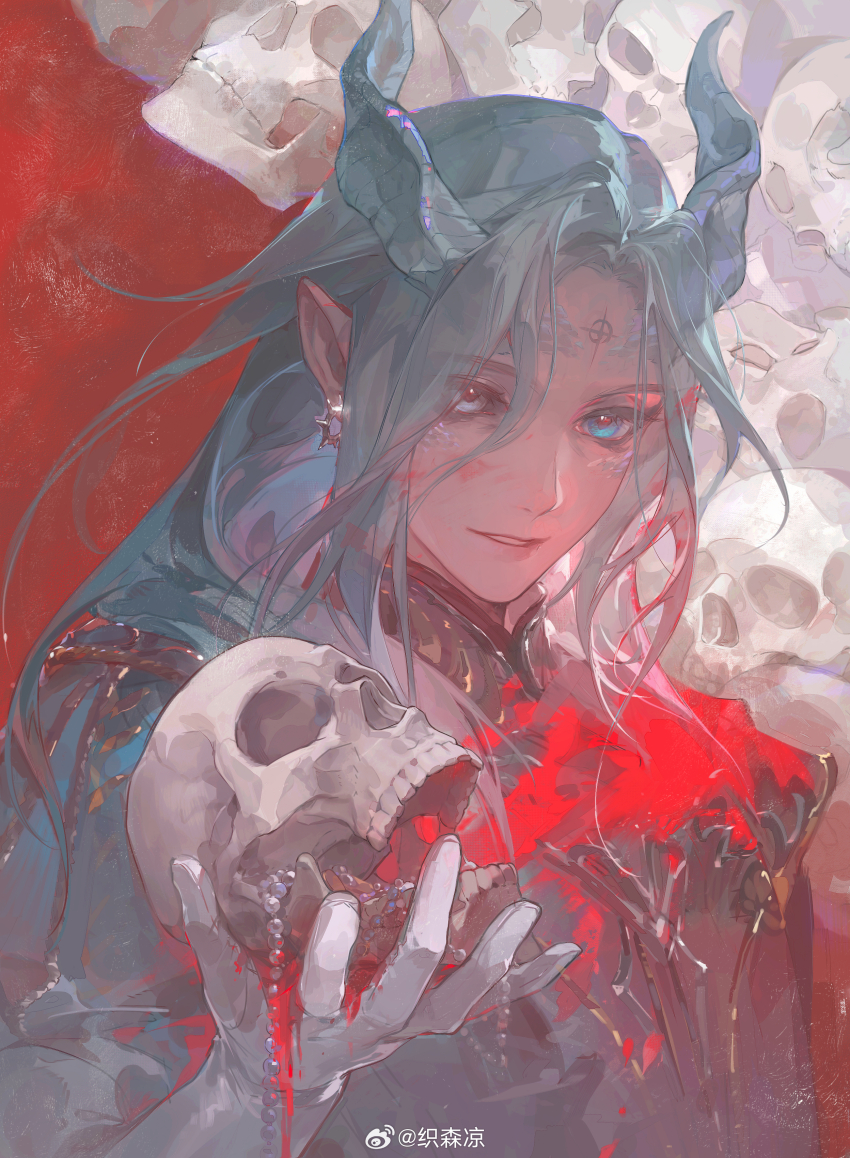 1girl absurdres armor bead_necklace beads blood blood_drip blood_on_clothes blood_on_face blue_eyes blue_hair blue_horns breastplate chinese_commentary circlet commentary_request cross cross_earrings demon_horns earrings gleam gloves grey_eyes hair_between_eyes heterochromia highres holding holding_skull horns jewelry lips long_hair necklace original parted_lips pile_of_skulls pointy_ears red_background skull smile solo teeth unworn_jewelry unworn_necklace upper_body white_gloves zhi_senliang