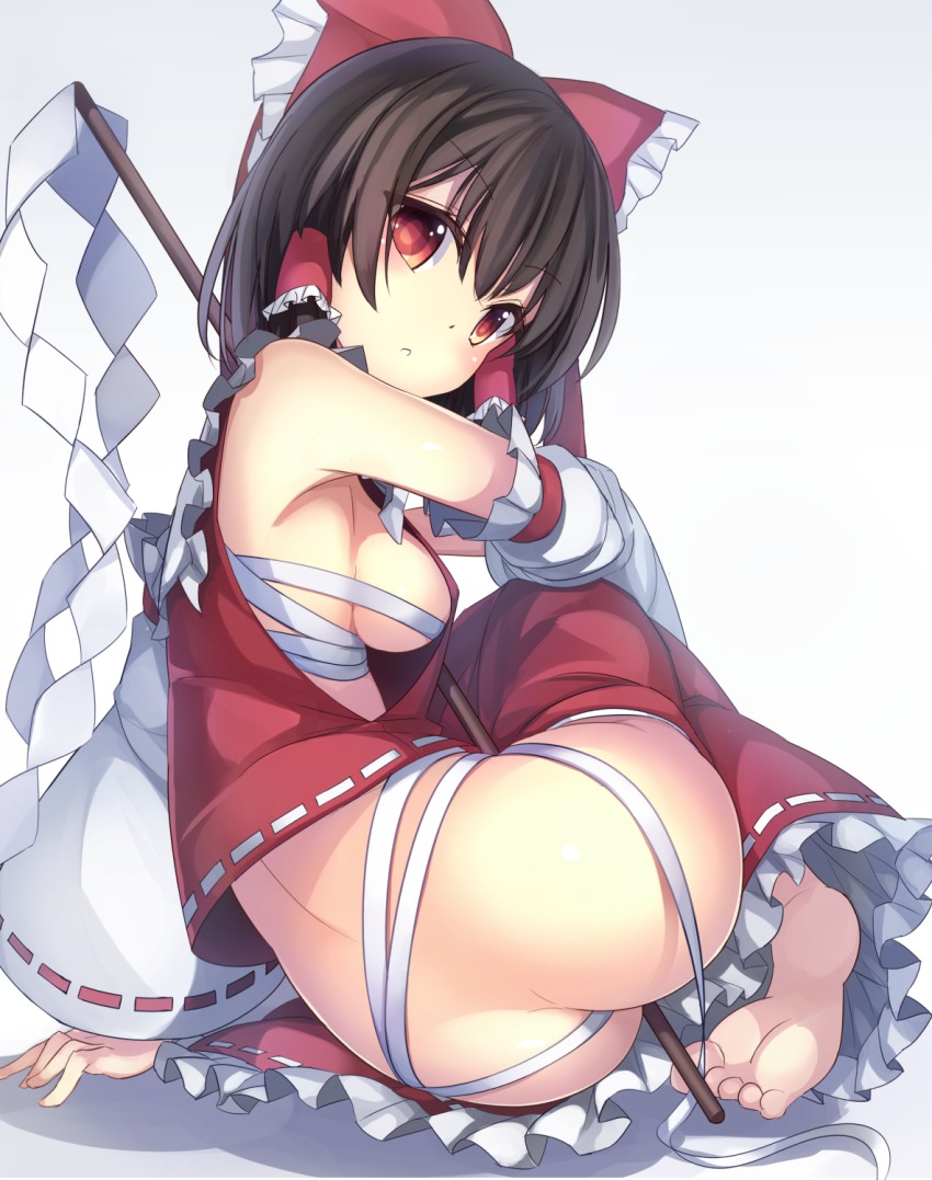 &gt;:&lt; 1girl :&lt; arm_support armpits ass bare_shoulders barefoot between_buttocks black_hair bow breasts butt_crack closed_mouth clothes_pull detached_sleeves feet female_focus frills from_behind full_body gohei hair_bow hakurei_reimu highres janne_cherry japanese_clothes long_hair long_sleeves looking_at_viewer looking_back medium_breasts miko no_panties nontraditional_miko oonusa red_bow red_eyes sarashi sideboob sitting skirt skirt_pull skirt_set soles solo toes touhou v-shaped_eyebrows wide_sleeves