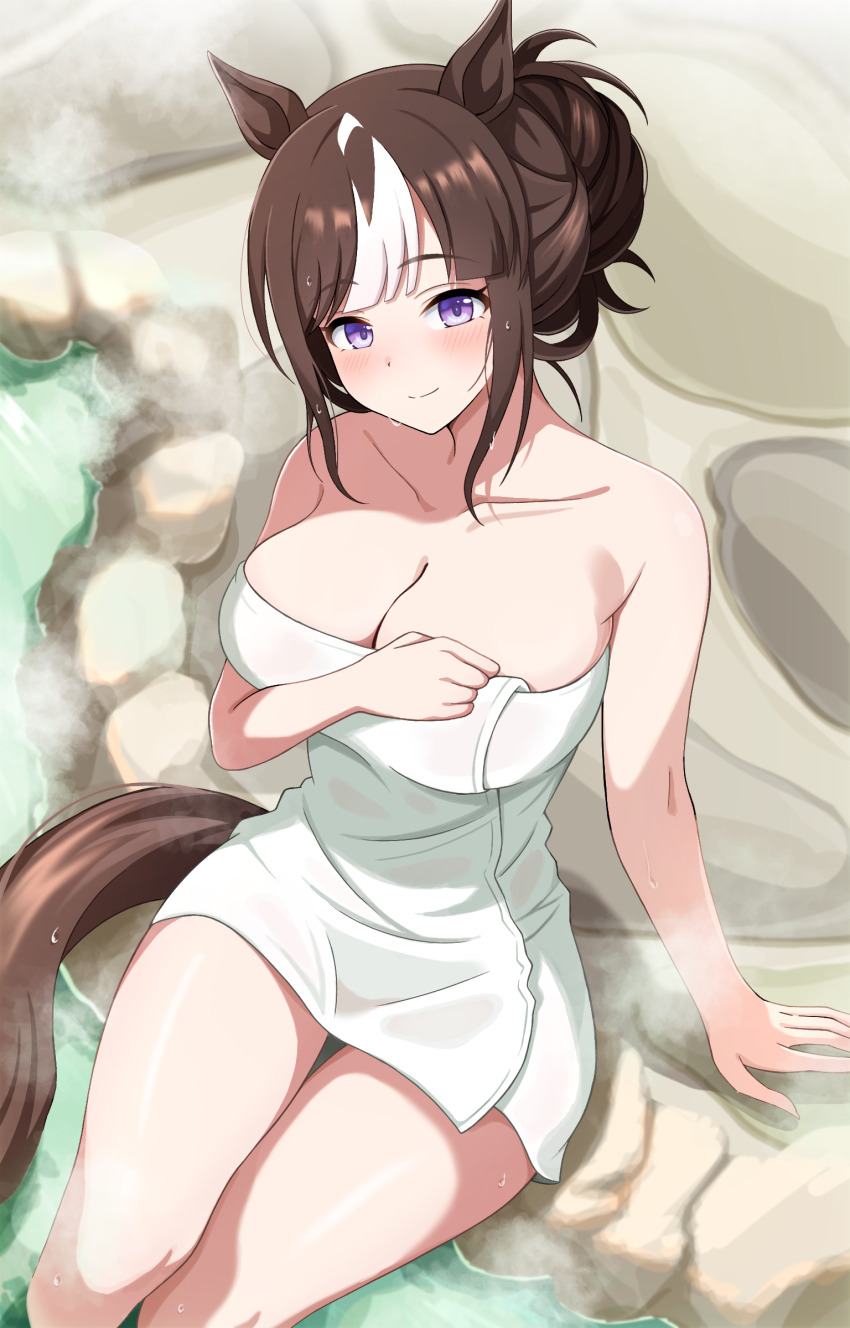 1girl absurdres animal_ears breasts brown_hair cleavage highres hokko_tarumae_(umamusume) horse_ears horse_girl horse_tail large_breasts looking_at_viewer multicolored_hair naked_towel onsen purple_eyes solo streaked_hair tail towel umamusume white_hair y_k_(user_maxh5525)