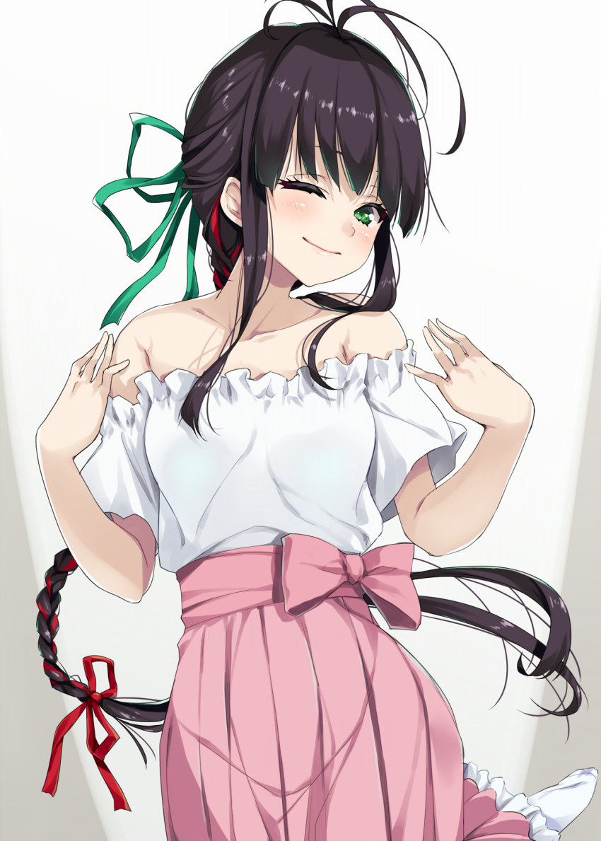 1girl 22/7 ;) antenna_hair bare_shoulders black_hair braid braided_ponytail collarbone cowboy_shot frilled_shirt frilled_skirt frills green_eyes green_ribbon hair_ribbon highres kisairo_kaede leg_up long_hair looking_at_viewer no_shoes off_shoulder one_eye_closed pink_skirt red_ribbon ribbon shirt short_sleeves sidelocks simple_background skirt smile socks solo standing white_background white_shirt white_socks yagami_toa