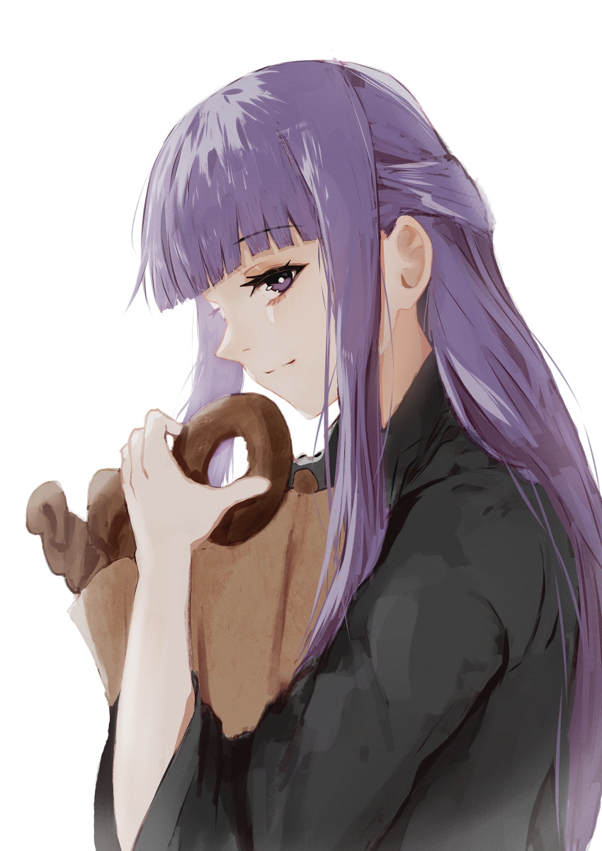 1girl absurdres bag black_robe blunt_bangs bright_pupils closed_mouth donut fern_(sousou_no_frieren) food from_side grocery_bag hazuki_kono highres holding holding_bag holding_donut holding_food long_hair looking_at_viewer paper_bag profile purple_eyes purple_hair robe shopping_bag simple_background solo sousou_no_frieren upper_body white_pupils