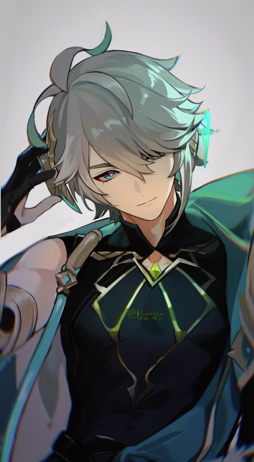 1boy ahoge akasha_terminal alhaitham_(genshin_impact) artist_name black_gloves black_shirt cable cape chinese_commentary closed_mouth commentary_request dated elbow_gloves expressionless gem genshin_impact gloves gold_trim green_cape green_eyes green_gemstone green_hair grey_background grey_hair hair_between_eyes hair_over_one_eye hand_up head_tilt highres looking_at_viewer male_focus multicolored_hair parted_bangs partially_fingerless_gloves rokuon shirt short_hair sidelocks simple_background sleeveless sleeveless_shirt solo swept_bangs twitter_username upper_body
