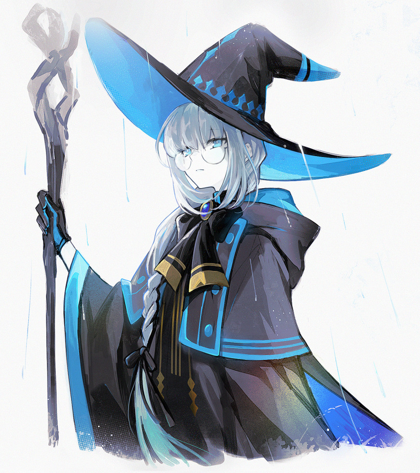 1girl aesc_(fate) aesc_(rain_witch)_(fate) alternate_color aqua_hair arm_at_side black_bow black_bowtie black_capelet black_gloves black_hat black_ribbon black_robe blue_brooch blue_eyes blue_trim bow bowtie braid capelet closed_mouth expressionless fate/grand_order fate_(series) glasses gloves gradient_hair grey_background grey_hair hair_over_shoulder hair_ribbon hand_up hat highres holding holding_staff honi_(ohohoni) long_hair long_sleeves looking_ahead multicolored_hair rain ribbon robe round_eyewear simple_background single_braid solo staff turtleneck two-sided_fabric two-sided_gloves two-sided_headwear upper_body wide_sleeves witch_hat
