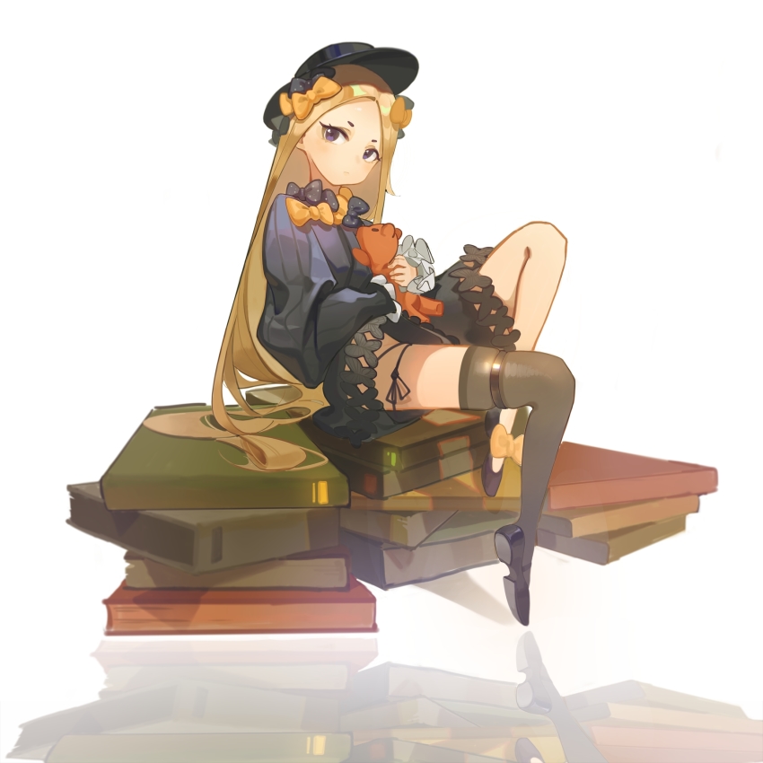 1girl abigail_williams_(fate) black_shoes black_thighhighs blonde_hair book book_stack bow closed_mouth commentary_request eyelashes fate/grand_order fate_(series) forehead frilled_sleeves frills full_body hair_bow hat highres holding knee_up long_sleeves looking_at_viewer loose_clothes multiple_hair_bows purple_eyes reflective_floor shoes shuishi_tidu simple_background single_thighhigh sitting solo stuffed_animal stuffed_toy teddy_bear thighhighs v-shaped_eyebrows white_background