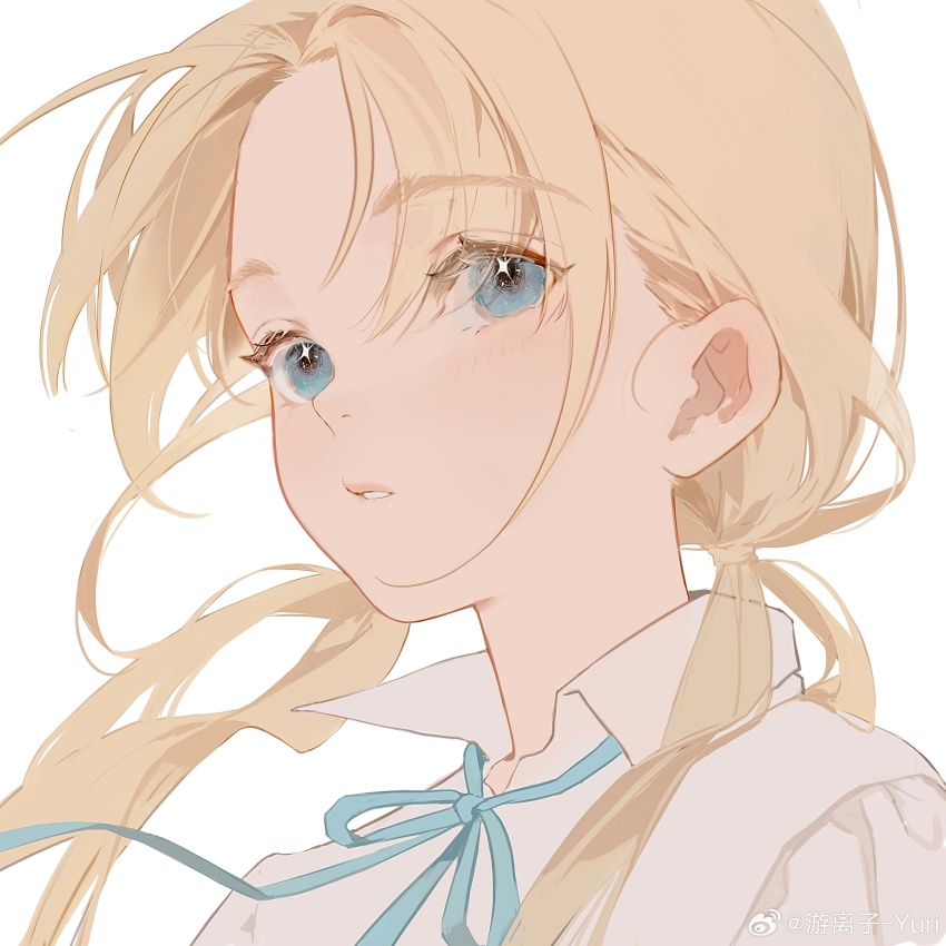 1girl absurdres blonde_hair blue_eyes blue_ribbon check_copyright chinese_commentary collared_shirt commentary_request copyright_request eyes_visible_through_hair floating_hair floating_neckwear hair_over_shoulder hair_ribbon highres light_blush lips long_hair low_twintails neck_ribbon nostrils original parted_bangs parted_lips pink_lips ribbon shirt simple_background solo teeth thick_eyebrows twintails upper_body watermark weibo_watermark white_background white_shirt youlizi-yuri