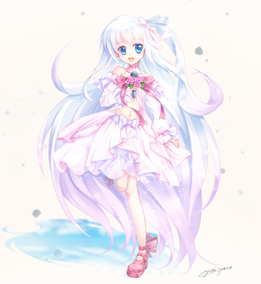 1girl :d absurdly_long_hair artist_name blue_bow blue_eyes bow choker dated female_focus full_body hair_ribbon highres holding holding_microphone long_hair long_sleeves looking_at_viewer microphone midriff navel open_mouth original pink_background pink_choker pink_ribbon pink_shoes pink_skirt ribbon shoes silver_hair simple_background skirt smile solo standing standing_on_one_leg very_long_hair yuitsuki1206
