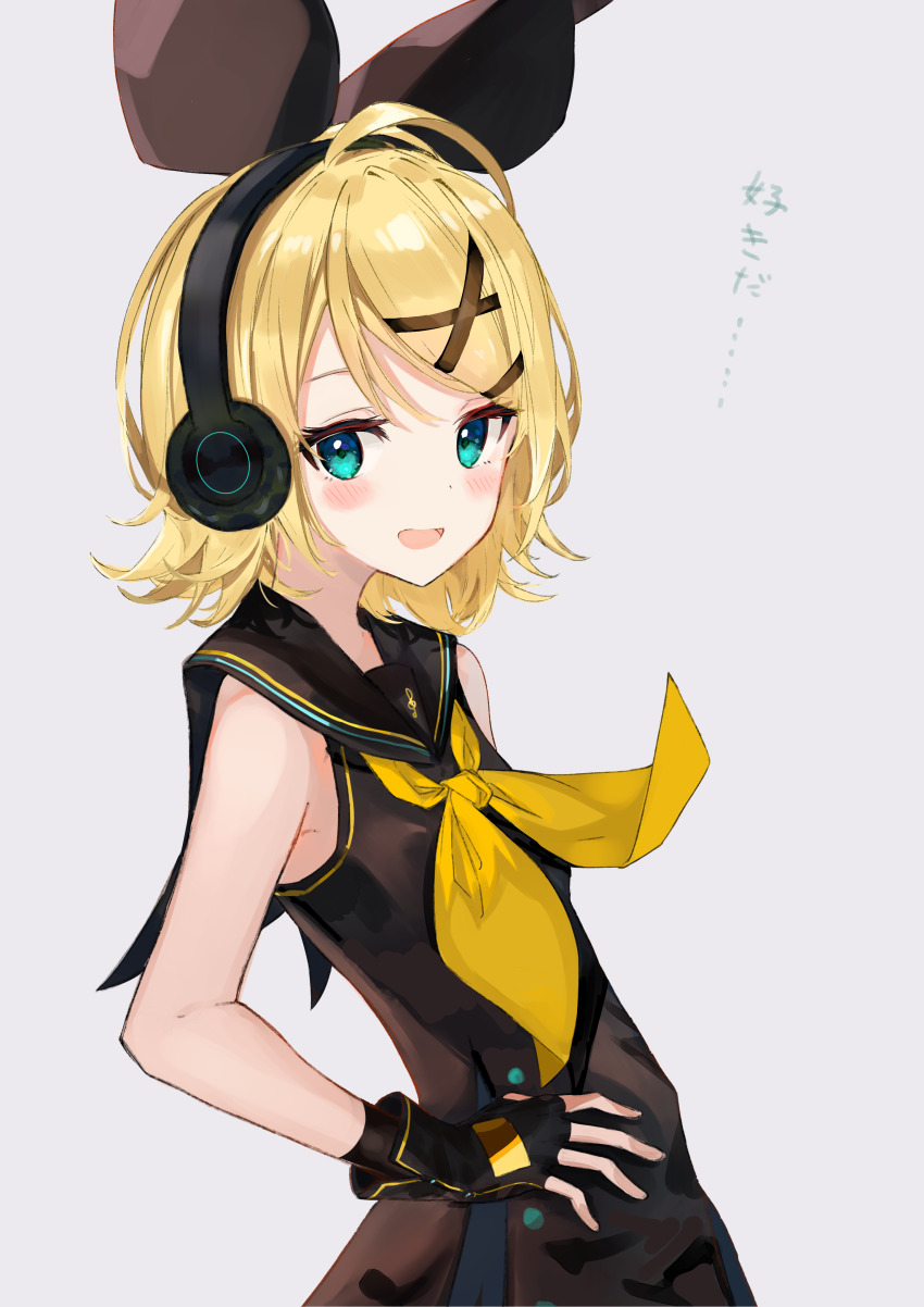 1girl absurdres aqua_eyes bad_id bad_pixiv_id black_bow black_collar black_dress black_gloves blonde_hair blush bow collar collared_dress commentary dress female_focus fingerless_gloves from_side gloves grey_background hair_bow hair_ornament hairclip half-closed_eyes hand_on_own_hip headphones highres kagamine_rin looking_at_viewer neckerchief note55885 open_mouth sailor_collar short_hair sleeveless sleeveless_dress smile solo sour_model_(mikumikudance) swept_bangs translated upper_body vocaloid yellow_neckerchief