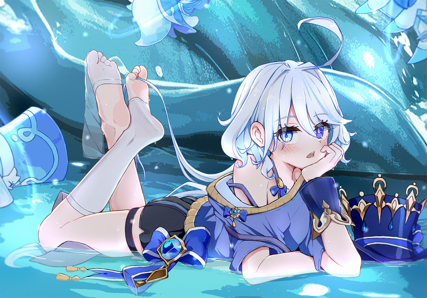 1girl ahoge barefoot black_shorts blue_eyes blue_hair blue_hat blue_shirt blush furina_(genshin_impact) genshin_impact hand_up hat highres long_hair looking_at_viewer lying multicolored_hair off-shoulder_shirt off_shoulder on_stomach open_mouth qiufengxiaose shirt shorts sock_dangle socks soles solo streaked_hair the_pose top_hat unworn_hat unworn_headwear very_long_hair white_hair white_socks
