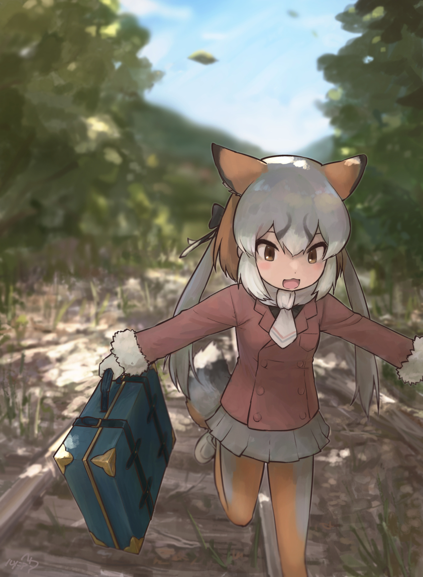 1girl :3 animal_ears blue_sky blurry blurry_background brown_eyes buttons double-breasted foliage foot_out_of_frame fox_ears fox_girl fox_tail fur-trimmed_sleeves fur_trim gloves grass grey_hair highres holding holding_suitcase island_fox_(kemono_friends) jacket kemono_friends kemono_friends_v_project long_sleeves looking_down mountainous_horizon multicolored_hair nature necktie open_mouth orange_hair orange_pantyhose outdoors outstretched_arms pantyhose pleated_skirt railroad_tracks red_jacket rumenia_(ao2is) running skirt sky smile solo spread_arms suitcase tail twintails virtual_youtuber white_gloves white_necktie