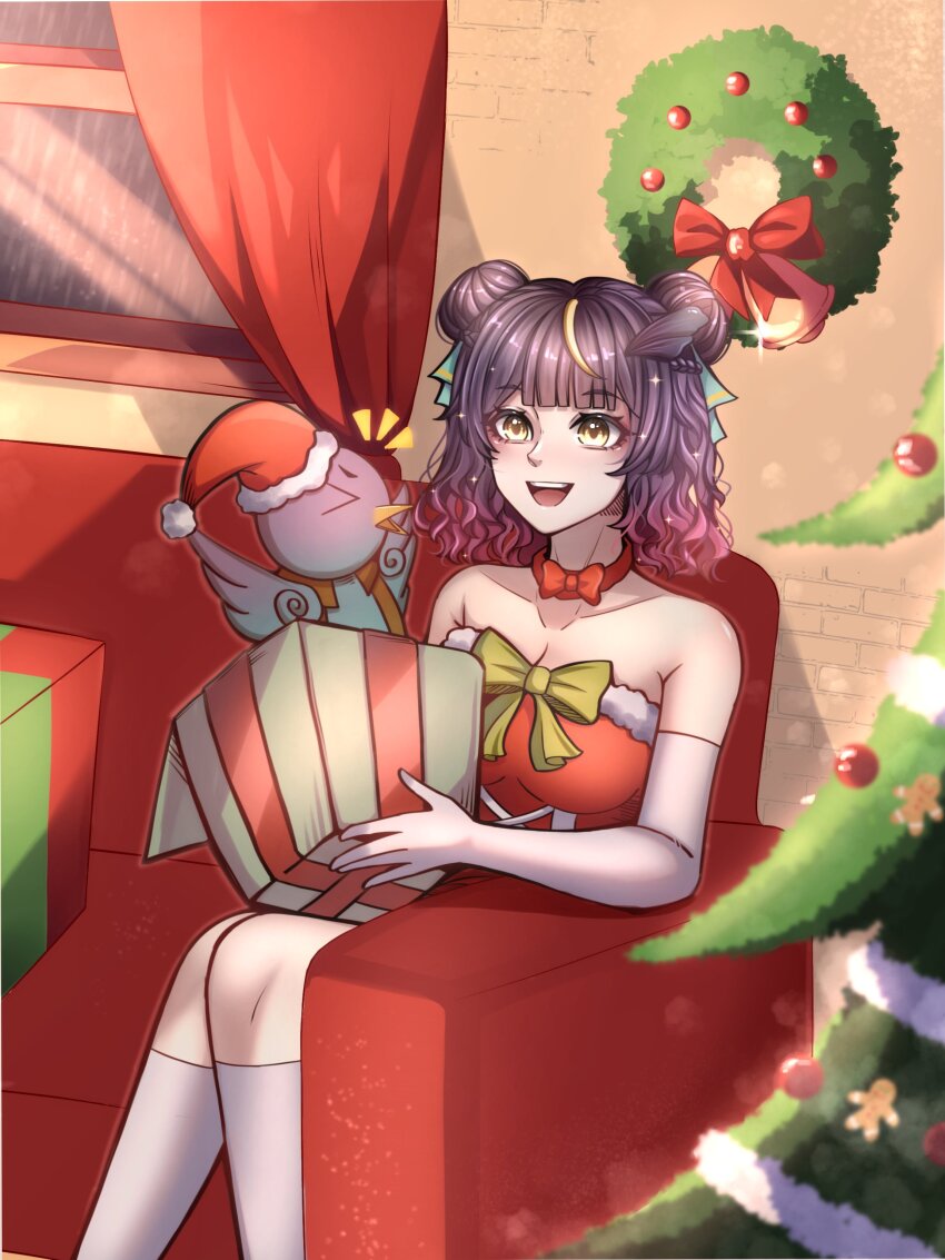 &gt;_&lt; 1girl absurdres alternate_costume alternate_hairstyle blonde_hair blue_ribbon box breasts christmas christmas_tree christmas_wreath cleavage commentary couch curtains double_bun dress elbow_gloves english_commentary fur-trimmed_dress fur-trimmed_headwear fur_trim gift gift_box gloves gradient_hair hair_bun hair_ribbon hat highres holding holding_box lua_asuka multicolored_hair pom_pom_(clothes) production_kawaii purple_hair raxu red_dress ribbon santa_hat second-party_source side_up_bun sitting solo streaked_hair thighhighs virtual_youtuber white_gloves white_thighhighs window wreath