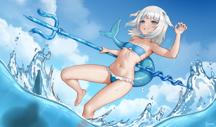 1girl absurdres bikini blue_bikini blue_eyes blue_hair blue_sky blunt_bangs breasts cloud cowboy_shot day dorsal_fin fins fish_tail frilled_bikini frills gawr_gura gills gluteal_fold grey_hair grin hair_ornament highres hololive hololive_english looking_at_viewer medium_hair multicolored_hair outdoors partially_underwater_shot polearm secon shark_girl shark_hair_ornament shark_tail sharp_teeth sky small_breasts smile solo streaked_hair swimsuit tail teeth trident two_side_up virtual_youtuber water weapon white_hair