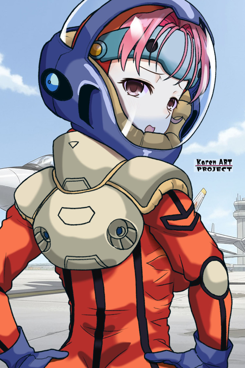 1girl blue_sky cloud commentary_request control_tower english_text fire_bomber hands_on_own_hips headgear helmet highres jetpack looking_back macross macross_7 mecha_pilot_suit mylene_jenius open_mouth pink_hair red_eyes science_fiction sky space_helmet spacesuit temisu_no_nageki variable_fighter vf-11_maxl