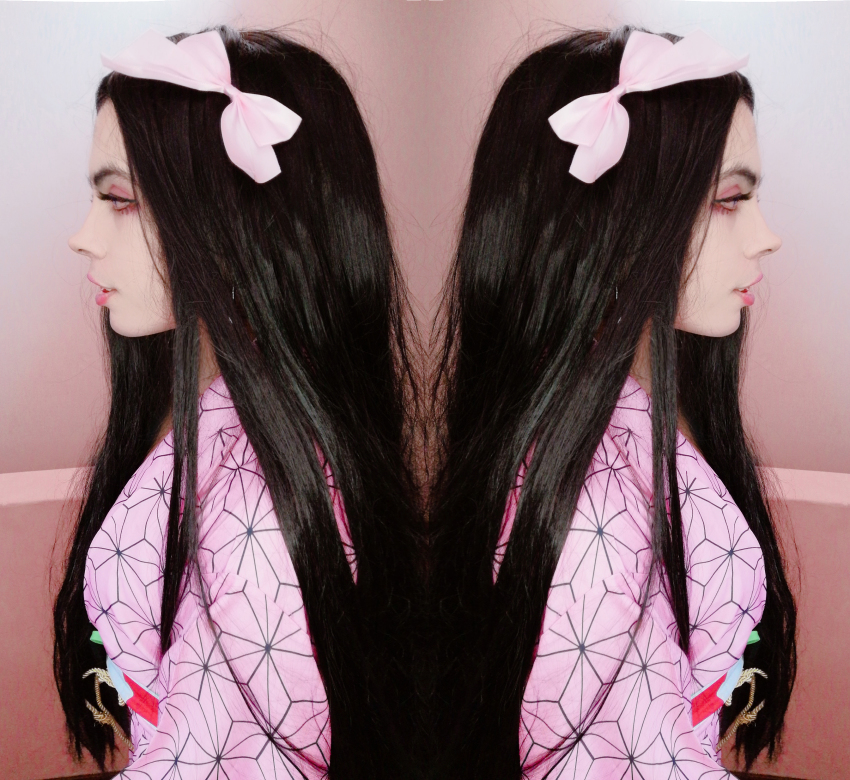 1boy absurdres black_hair cosplay crossdressing darkwaifutrap eyelashes highres japanese_clothes kamado_nezuko kamado_nezuko_(cosplay) kimetsu_no_yaiba kimono lipstick long_hair looking_to_the_side makeup mirror_image photo_(medium) solo trap very_long_hair