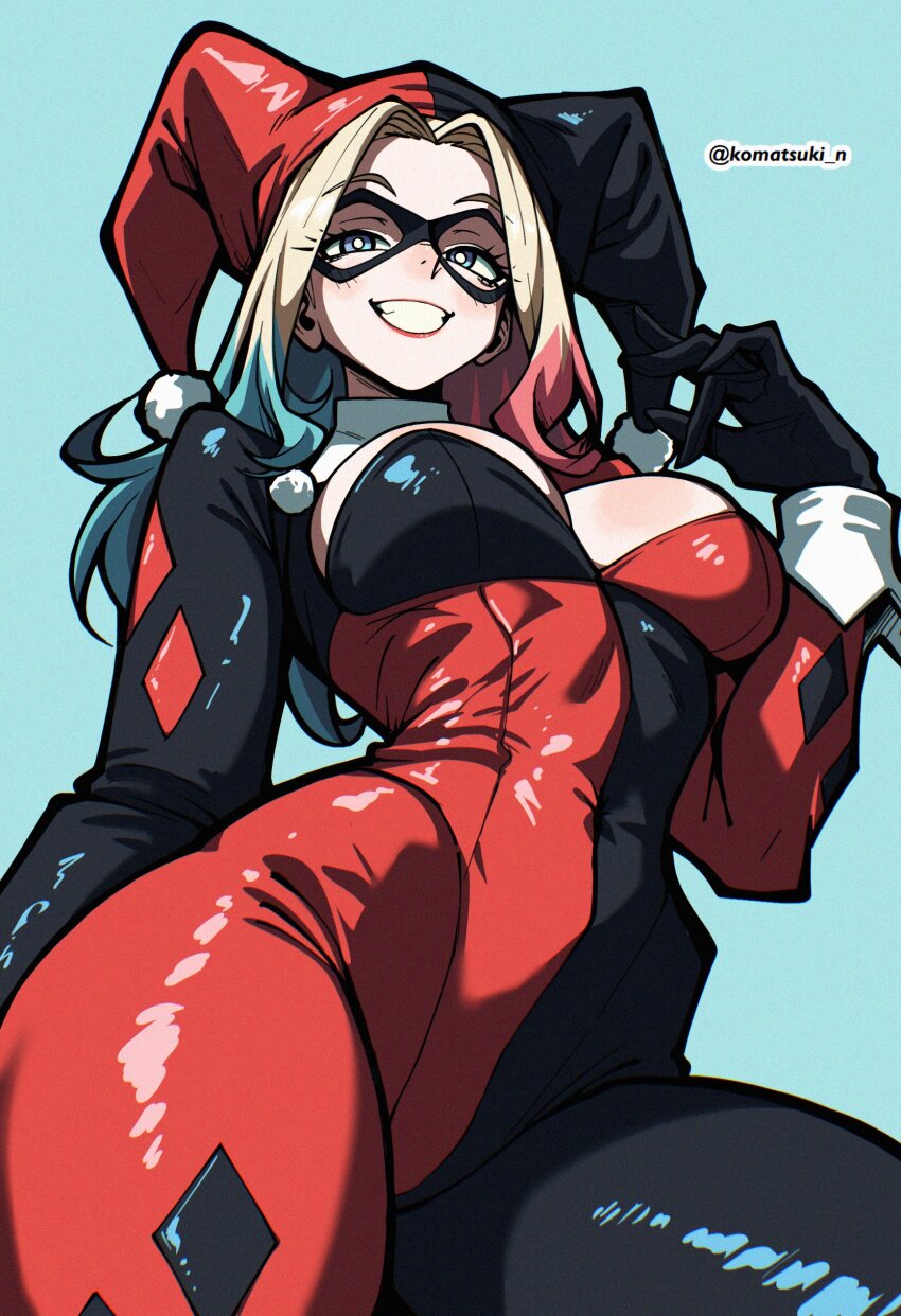 1girl absurdres artist_name batman:_the_animated_series batman_(series) black_bodysuit black_hat black_mask blonde_hair blue_background blue_eyes blue_hair bodysuit breasts bright_pupils commentary dc_comics eye_mask grin hand_up harley_quinn harley_quinn_(classic) hat highres jester_cap komatsuki_n large_breasts long_hair looking_at_viewer multicolored_hair red_bodysuit red_hair red_hat simple_background smile solo twitter_username two-tone_bodysuit two-tone_headwear white_pupils