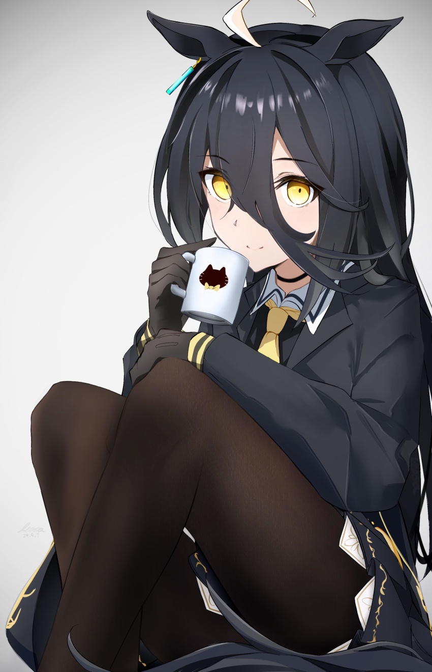 1girl absurdres ahoge animal_ears black_gloves black_hair black_jacket black_pantyhose coffee_mug cup ear_tag earrings gloves grey_background hair_between_eyes highres holding holding_cup horse_ears horse_girl jacket jewelry lesoa long_bangs long_hair long_hair_between_eyes long_sleeves looking_at_viewer manhattan_cafe_(umamusume) mug necktie pantyhose simple_background single_earring solo umamusume white_hair yellow_eyes yellow_necktie