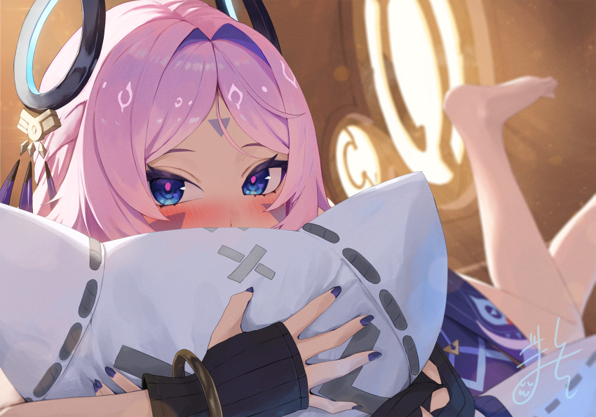 barefoot black_gloves blue_eyes blush citlali_(genshin_impact) citlalin_(genshin_impact) commentary_request facial_mark feet_up fingerless_gloves fingernails foot_out_of_frame forehead_mark genshin_impact gloves gomashiwo_o hair_ornament highres holding holding_pillow long_hair looking_at_viewer lying multicolored_hair nail_polish on_stomach partial_commentary pillow pink_hair pink_pupils purple_hair purple_nails signature triangle triangle_facial_mark