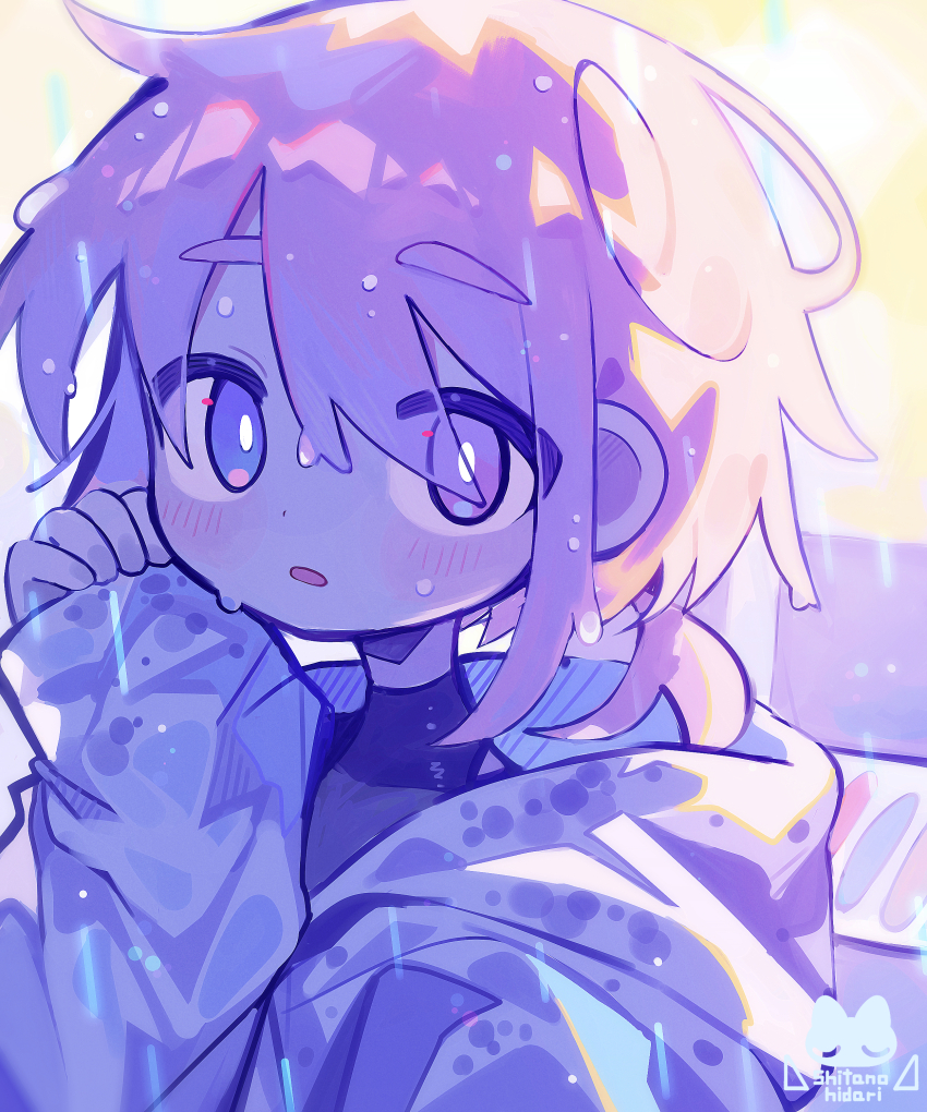 1boy absurdres artist_logo black_shirt blue_eyes blush_stickers bright_pupils commentary_request eyes_visible_through_hair hair_between_eyes hand_up heterochromia highres hood hood_down hooded_jacket jacket logo long_sleeves male_focus open_mouth original pink_eyes pink_hair ponytail rain raito-kun_(uenomigi) shirt short_hair short_ponytail sleeveless sleeveless_shirt sleeves_past_wrists solo turtleneck uenomigi upper_body wet wet_clothes wet_hair white_jacket white_pupils