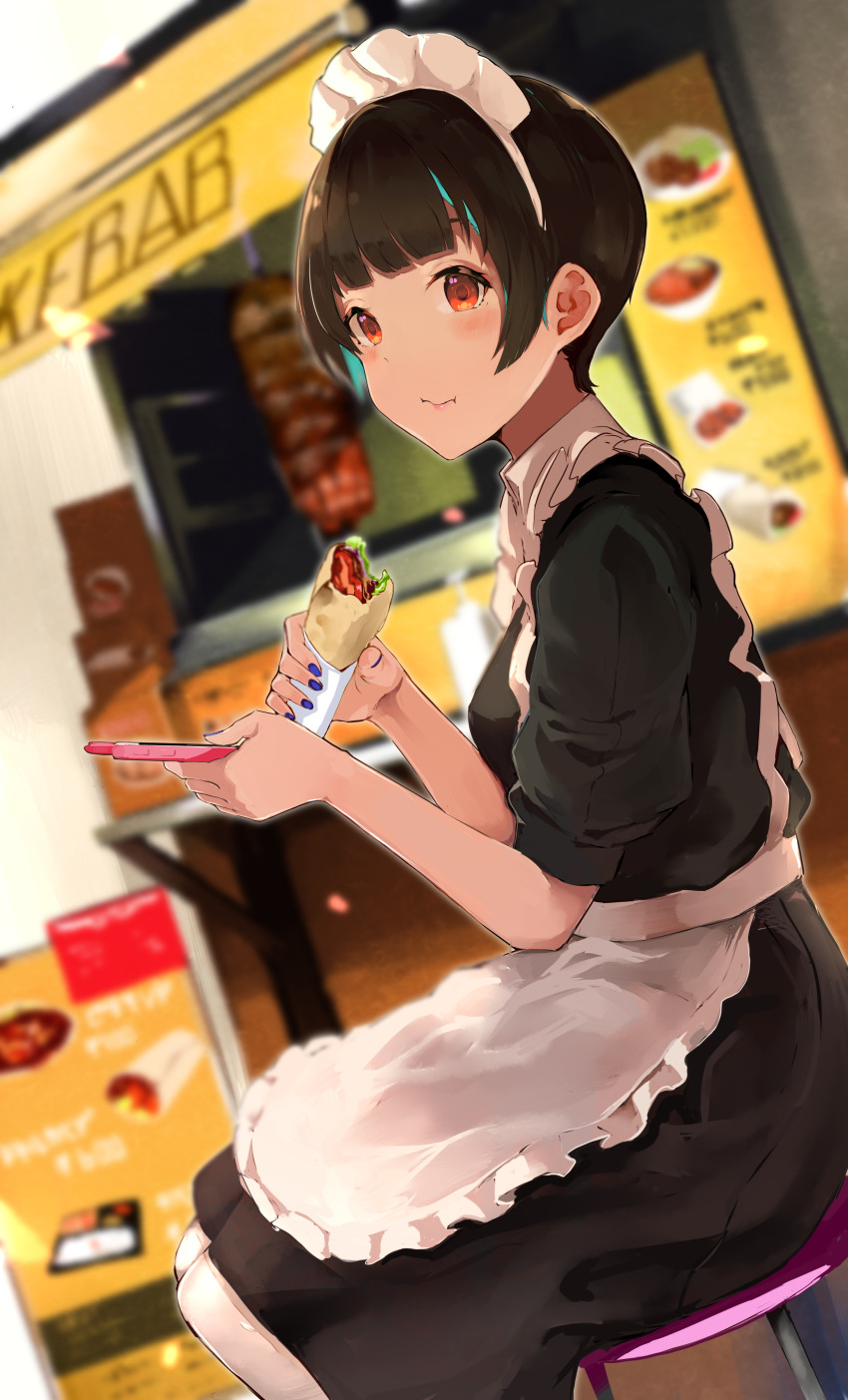 1girl absurdres apron blue_nails blurry blurry_background bob_cut cellphone closed_mouth doner_kebab doner_sandwich eating highres looking_at_viewer maid maid_apron maid_headdress nail_polish nashimisaki_futakotamagawa original outdoors phone red_eyes restaurant rotisserie short_hair sidelocks sitting solo vertical_rotisserie white_legwear
