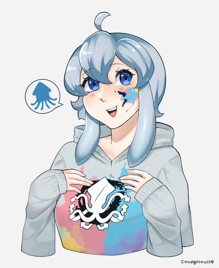 1girl ahoge blue_eyes chumu_(teuthidan) commission commissioner_upload condylonucla grey_hair highres hood hoodie looking_at_viewer original paint_splatter paint_splatter_on_face signature simple_background smile solo speech_bubble squid tentacle_hair white_background
