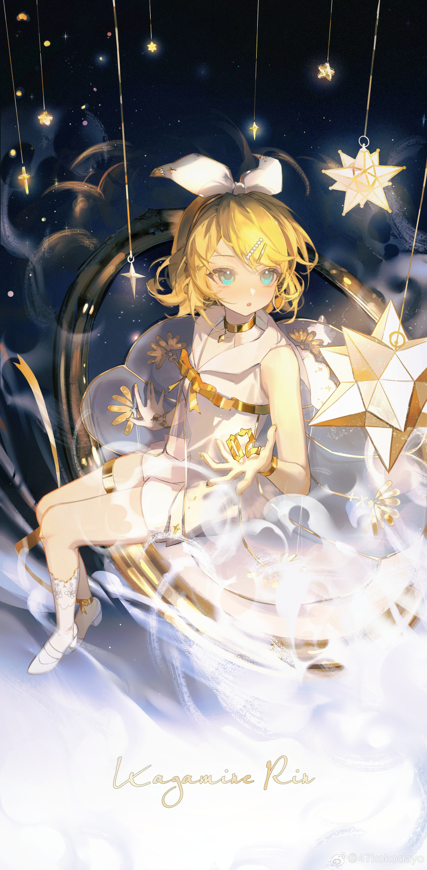 1girl 47ko :o absurdres bare_arms bare_shoulders black_background blonde_hair blue_eyes bow bow_hairband character_name choker dress from_above from_side full_body gradient_background gramophone_rin hair_bow hair_ornament hairband hairclip hand_up highres holding kagamine_rin looking_to_the_side neck_ribbon ribbon sailor_collar see-through_clothes see-through_dress shirt short_hair shorts shorts_under_dress single_sock sleeveless sleeveless_shirt socks solo star_(symbol) star_symbol_background stellated_octahedron turning_head vocaloid watermark weibo_watermark white_bow white_footwear white_sailor_collar white_shirt white_shorts white_socks yellow_choker yellow_ribbon