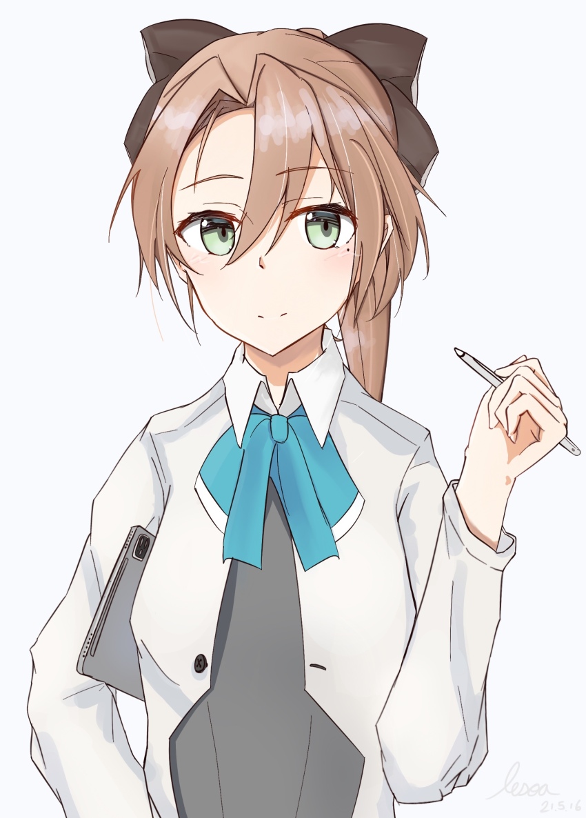 1girl absurdres akigumo_(kancolle) akigumo_kai_ni_(kancolle) aqua_bow aqua_bowtie bow bowtie brown_hair brown_ribbon dated drawing_tablet green_eyes hair_between_eyes hair_ribbon highres holding holding_drawing_tablet kantai_collection lesoa long_hair mole mole_under_eye ribbon signature simple_background smile solo white_background