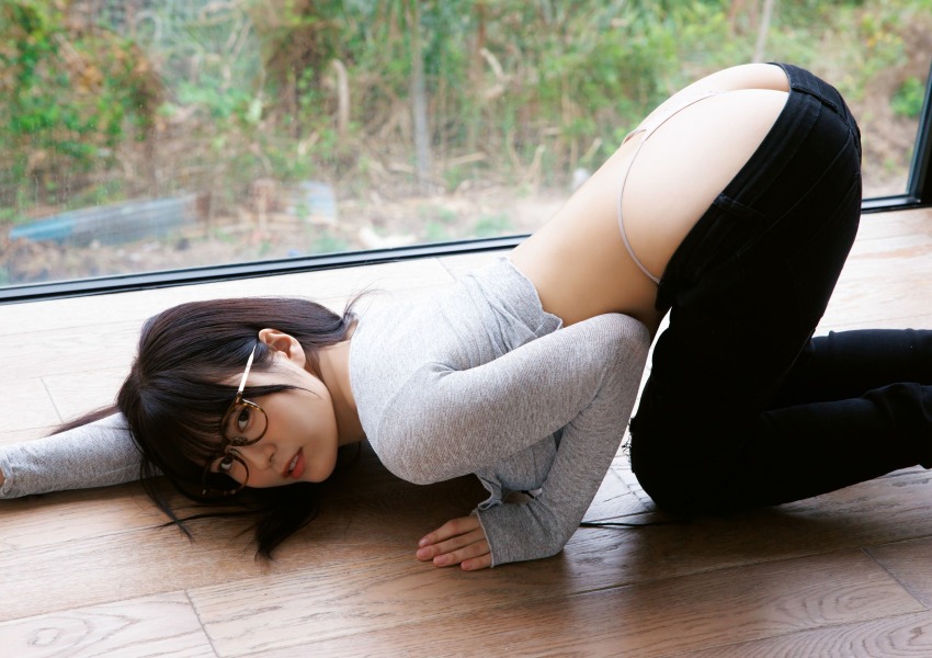 1girl ass black_hair black_jeans breasts from_side glasses_on_head highres indoors japanese_(nationality) large_breasts looking_at_viewer medium_hair on_floor panties photo_(medium) real_life shinonome_umi underwear window