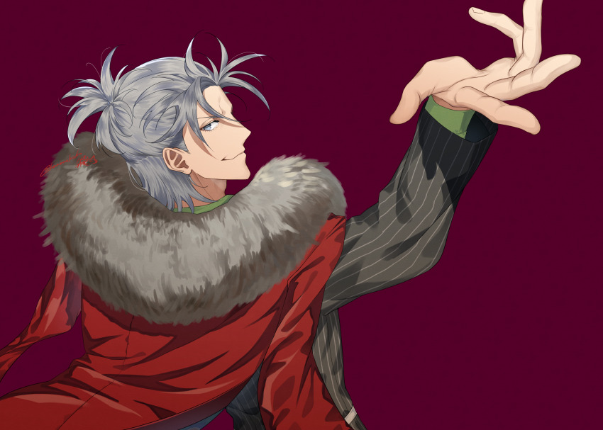 1boy absurdres clothes_over_shoulder fate/grand_order fate_(series) formal_clothes fur-trimmed_jacket fur_trim grey_eyes grey_hair half_updo hamanekoko highres jacket jacket_on_shoulders male_focus purple_background simple_background smile striped_clothes striped_jacket striped_suit suit takeda_shingen_(fate) unworn_jacket vertical-striped_clothes