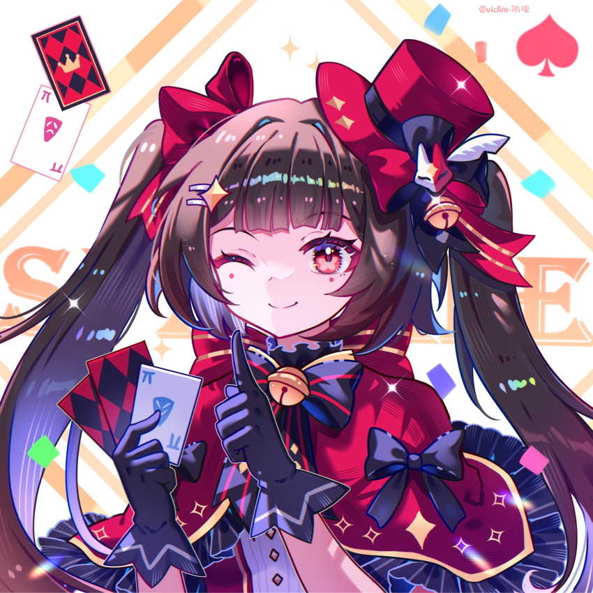 1girl alternate_costume bell black_bow black_bowtie black_gloves black_hair bow bowtie capelet card commentary_request fox_hair_ornament gloves hair_bell hair_bow hair_ornament hat highres holding holding_card honkai:_star_rail honkai_(series) jingle_bell long_hair mini_hat neck_bell one_eye_closed pink_eyes pointing pointing_up red_capelet red_hat smile solo spade_(shape) sparkle_(honkai:_star_rail) sparkle_(illusion)_(honkai:_star_rail) top_hat twintails upper_body viclim-monou