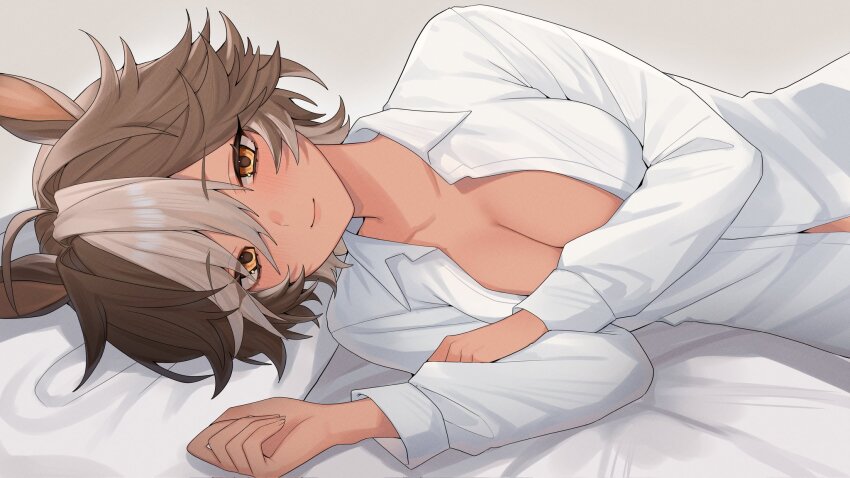 1girl animal_ears bed_sheet breasts brown_eyes brown_hair cleavage closed_mouth collared_shirt commentary english_commentary hair_between_eyes highres horse_ears horse_girl large_breasts long_sleeves looking_at_viewer lying mugripley multicolored_hair on_bed on_side second-party_source shirt short_hair simple_background smile solo tomoe_umari v-dere virtual_youtuber white_background white_shirt