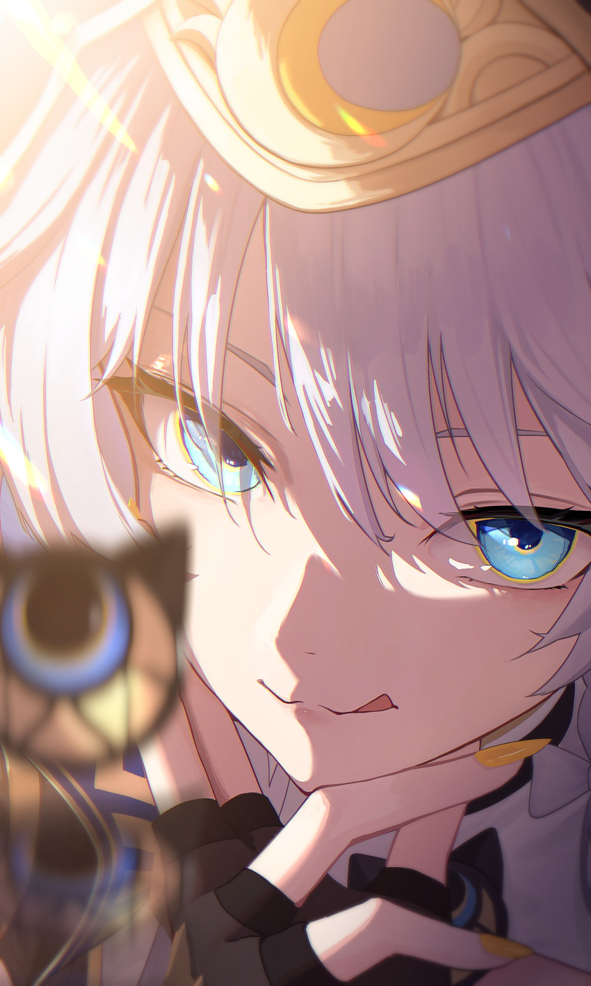 1girl absurdres black_gloves blue_eyes cat_girl cipher_(honkai:_star_rail) fingerless_gloves fingernails gloves grey_hair highres honkai:_star_rail honkai_(series) long_fingernails looking_at_viewer solo tongue tongue_out upper_body yanagi_(yuki87g) yellow_nails