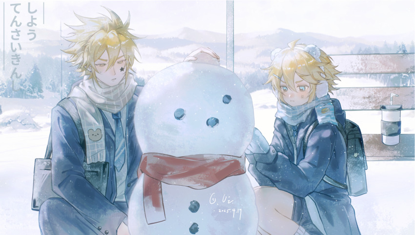 2boys absurdres ahoge alternate_costume anger_vein animal_ear_hairband animal_ears animal_print aotu_world artist_name backpack bag bear_ear_hairband bear_print bench black_bag black_shorts blonde_hair blue_eyes blue_gloves blue_jacket blue_necktie blue_pants blue_scarf blush building_snowman chinese_commentary closed_mouth coat cup dated day disposable_cup drinking_straw earmuffs facial_mark fake_animal_ears gloves godrose_(aotu_world) grey_scarf grey_sweater hair_between_eyes hair_ornament hairband hairclip highres holding hood hood_down hooded_jacket implied_yaoi jacket king_(aotu_world) long_sleeves male_focus mittens mountain multiple_boys necktie outdoors pants plaid_clothes plaid_scarf plutoray red_scarf scarf school_bag school_uniform shirt short_hair shorts shoulder_bag snow snowing snowman socks spiked_hair squatting star_(symbol) sweatdrop sweater tree white_shirt white_socks winter winter_clothes yellow_eyes